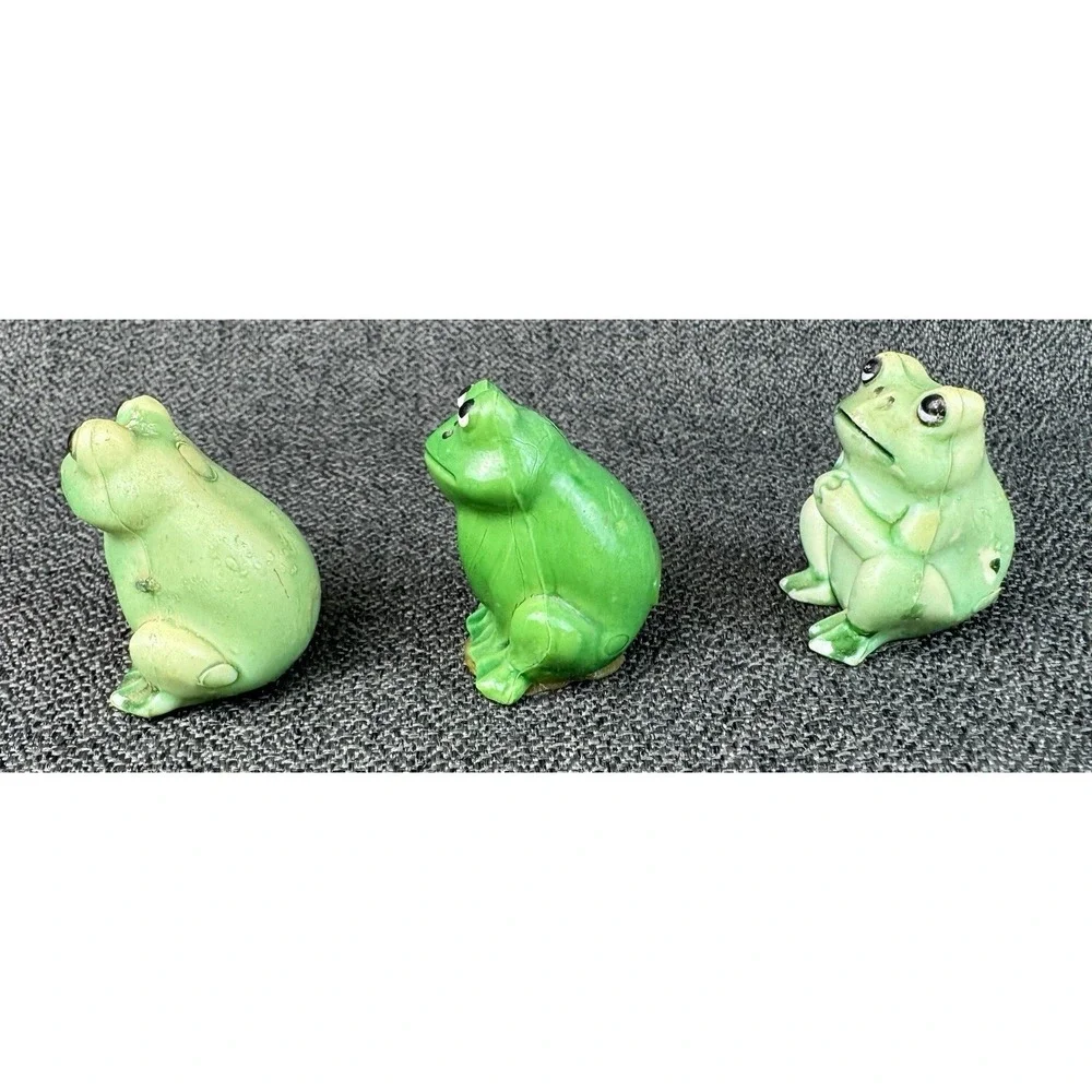 Vintage 3 Frogs Green Ceramic Whimsical Shelf Sitters Hong Kong 1.5 each